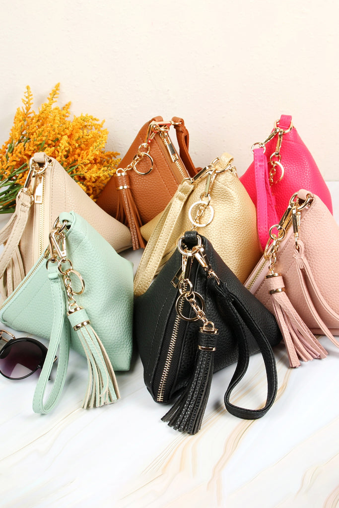 PYRAMID SHAPE TASSEL WRISTLET LEATHER BAG