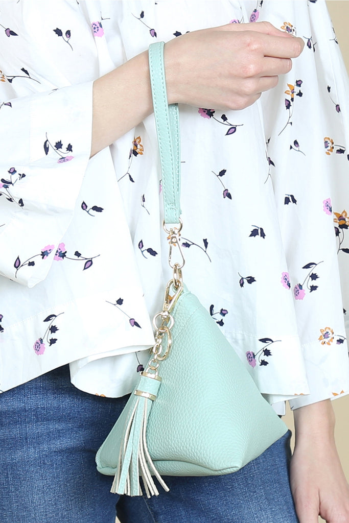 PYRAMID SHAPE TASSEL WRISTLET LEATHER BAG