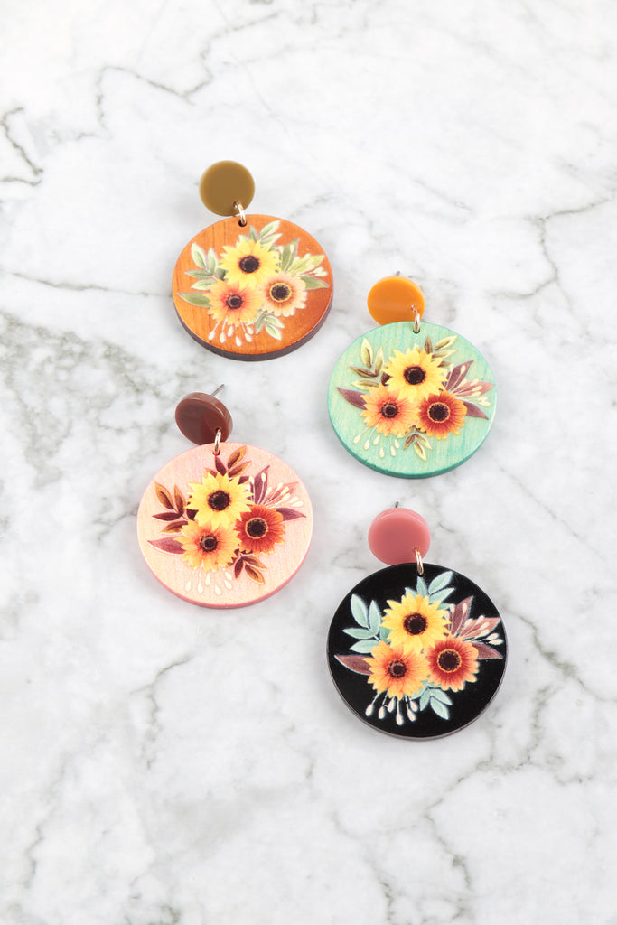 FLOWER PRINT RETRO WOOD POST DANGLE EARRINGS