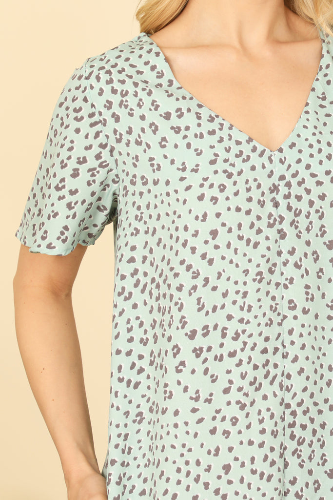 V-NECK SHORT SLEEVE ANIMAL PRINT MINI DRESS
