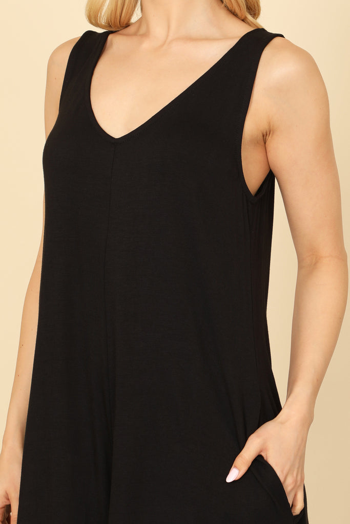 V-NECK SLEEVELESS SIDE POCKET SOLID ROMPER