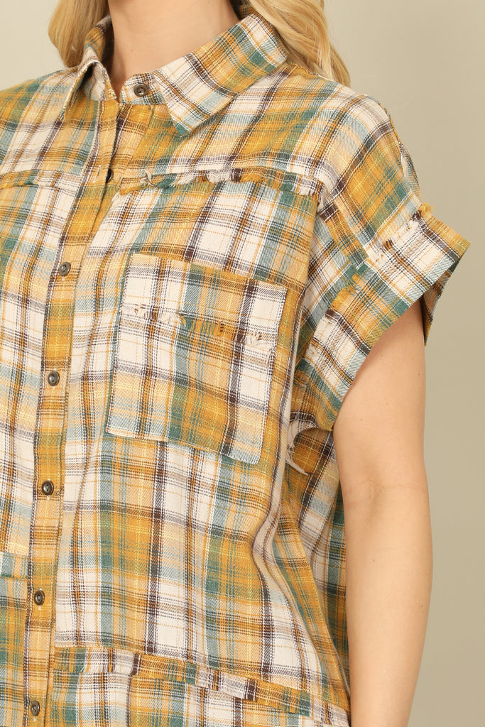 COLLARED CUFF SLEEVE FRONT POCKET PLAID TOP