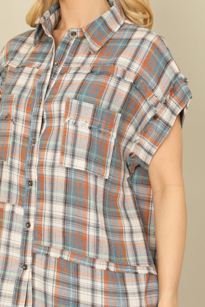 COLLARED CUFF SLEEVE FRONT POCKET PLAID TOP