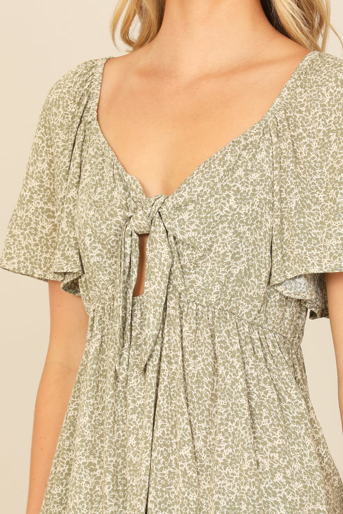 FRONT CUT-OUT KNOTTED TIE DETAIL PRINTED TOP