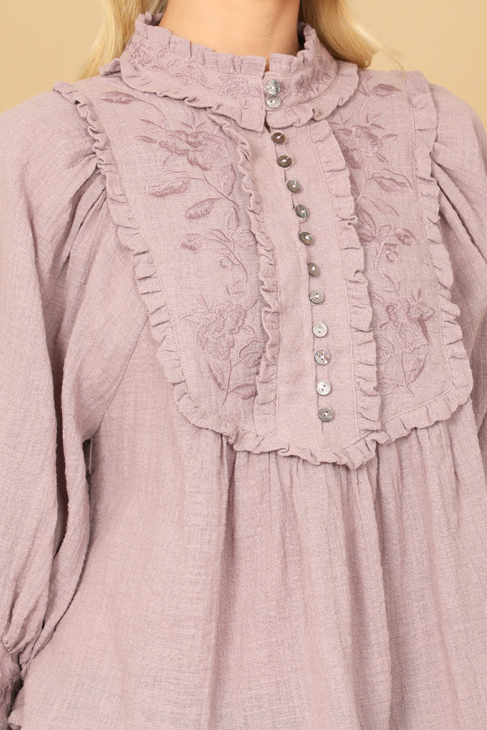 BIB NECK FLORAL PATCH PUFF SLEEVE SOLID TOP