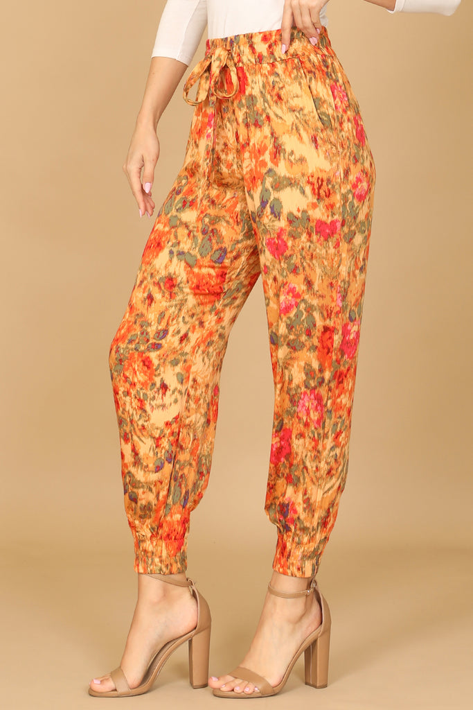 FLORAL GARTERIZED HEM PANTS