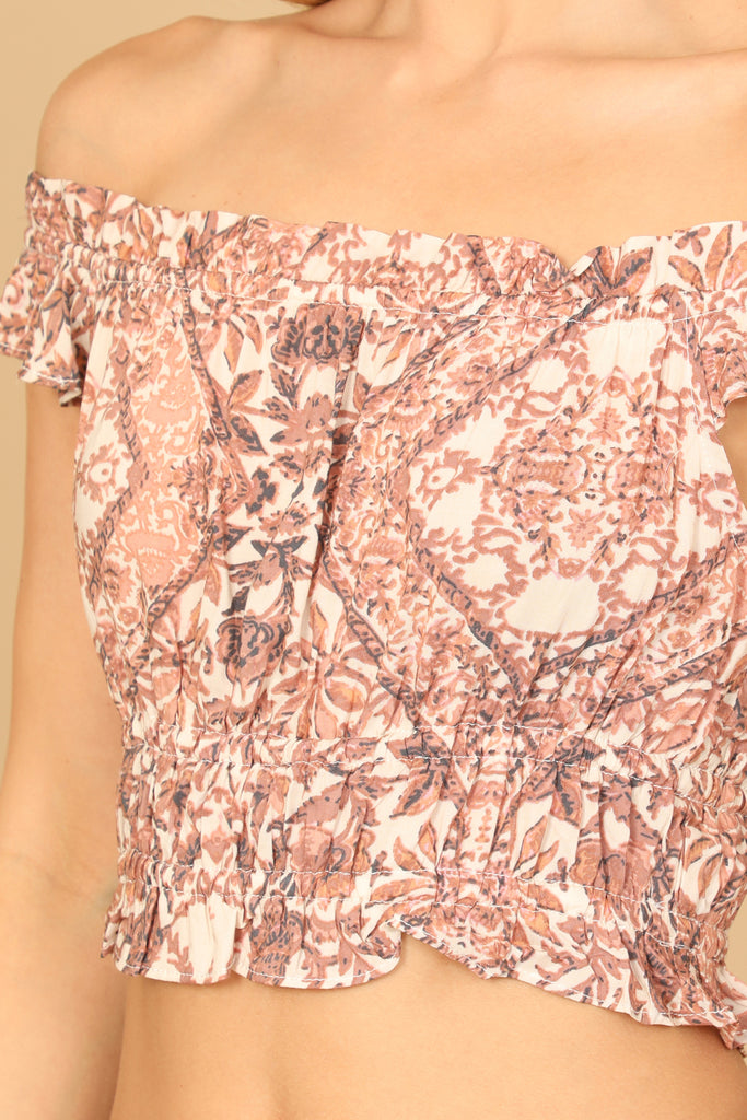 RUFFLE OFF-SHOULDER PRINTED CROP TOP