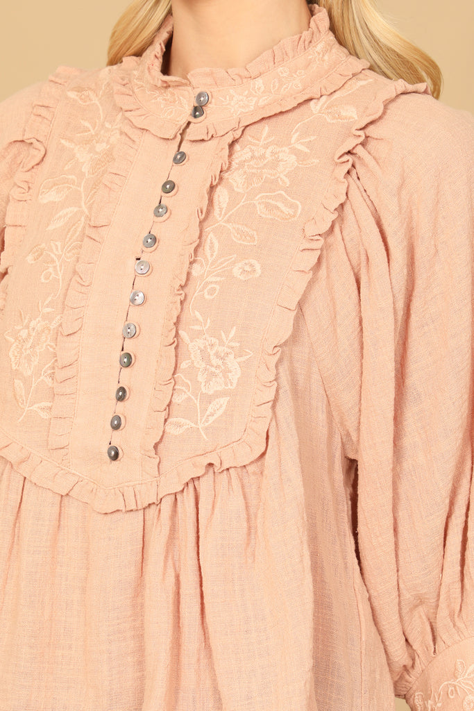 BIB NECK FLORAL PATCH PUFF SLEEVE SOLID TOP