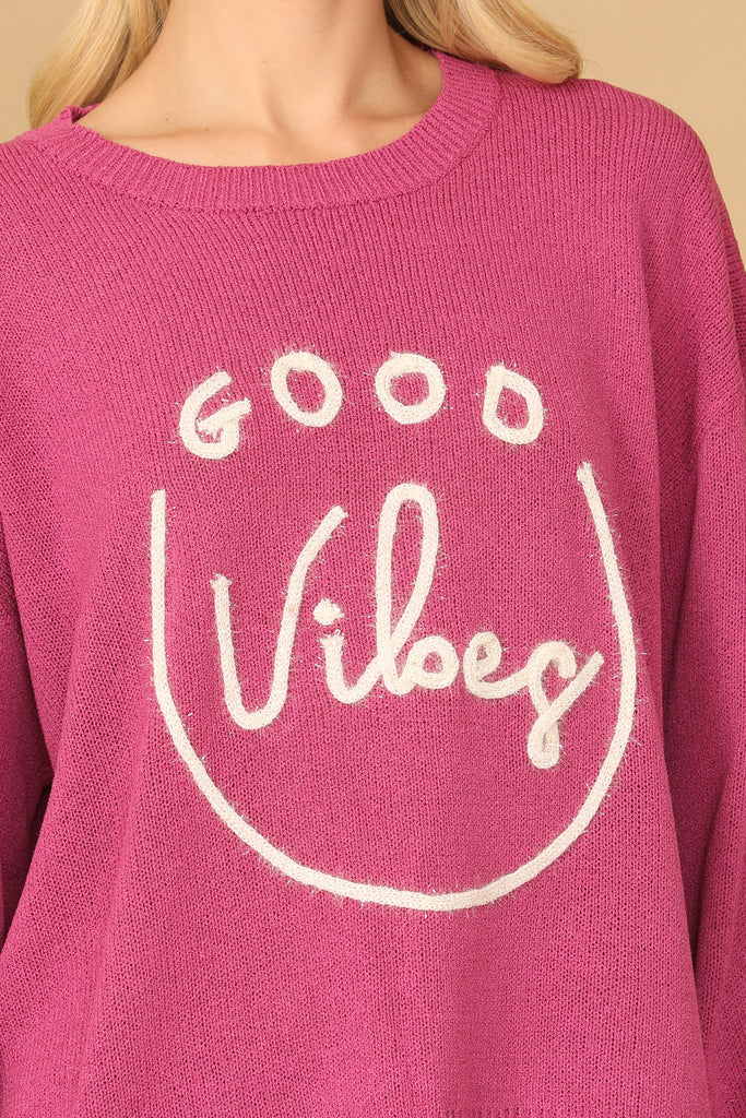 "GOOD VIBES" PRINT RIBBED SWEATER