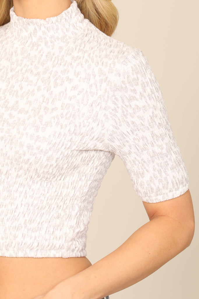 HIGH NECK SHIRRING LEOPARD CROP TOP