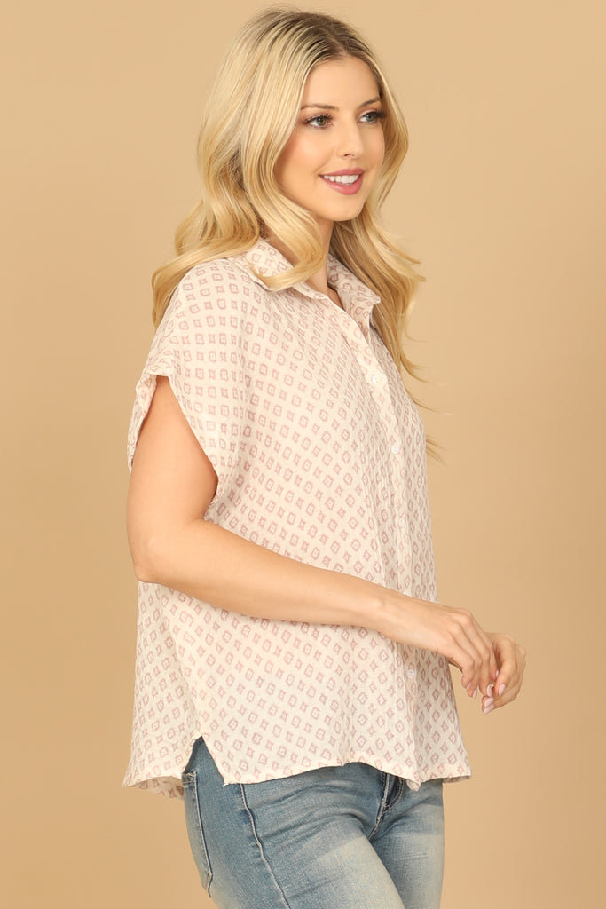 COLLARED SHORT SLEEVE BUTTON DETAIL PRINTED TOP
