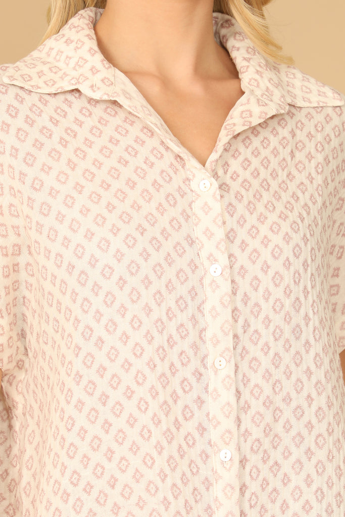 COLLARED SHORT SLEEVE BUTTON DETAIL PRINTED TOP