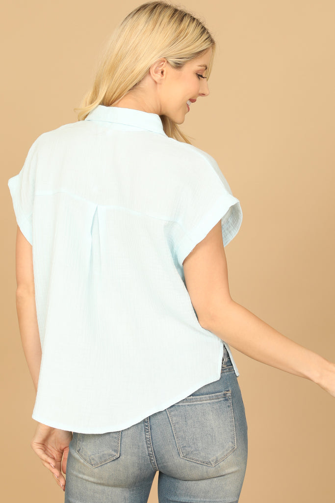 COLLARED SHORT SLEEVE BUTTON DETAIL SOLID TOP