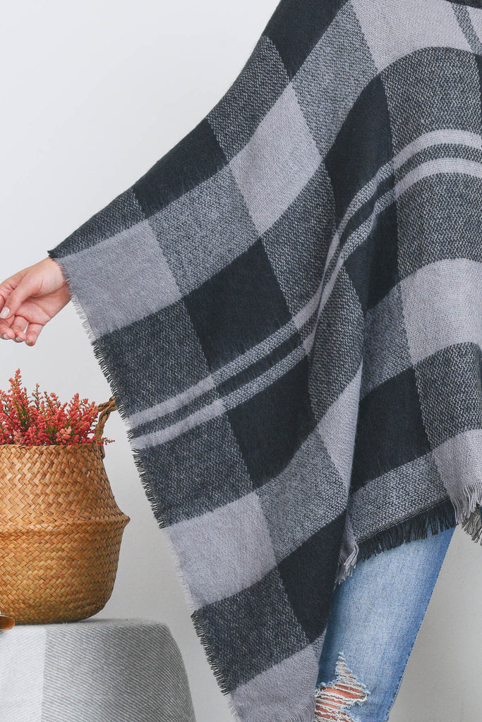 PLAID KNITTED TURTLEKNECK PONCHO