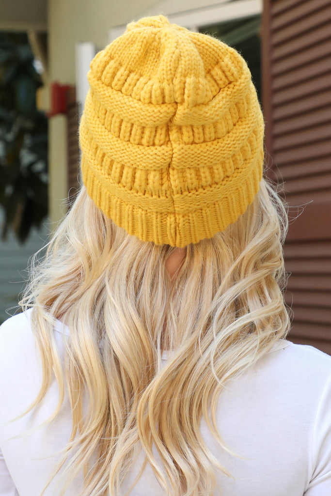 KNITTED BEANIE