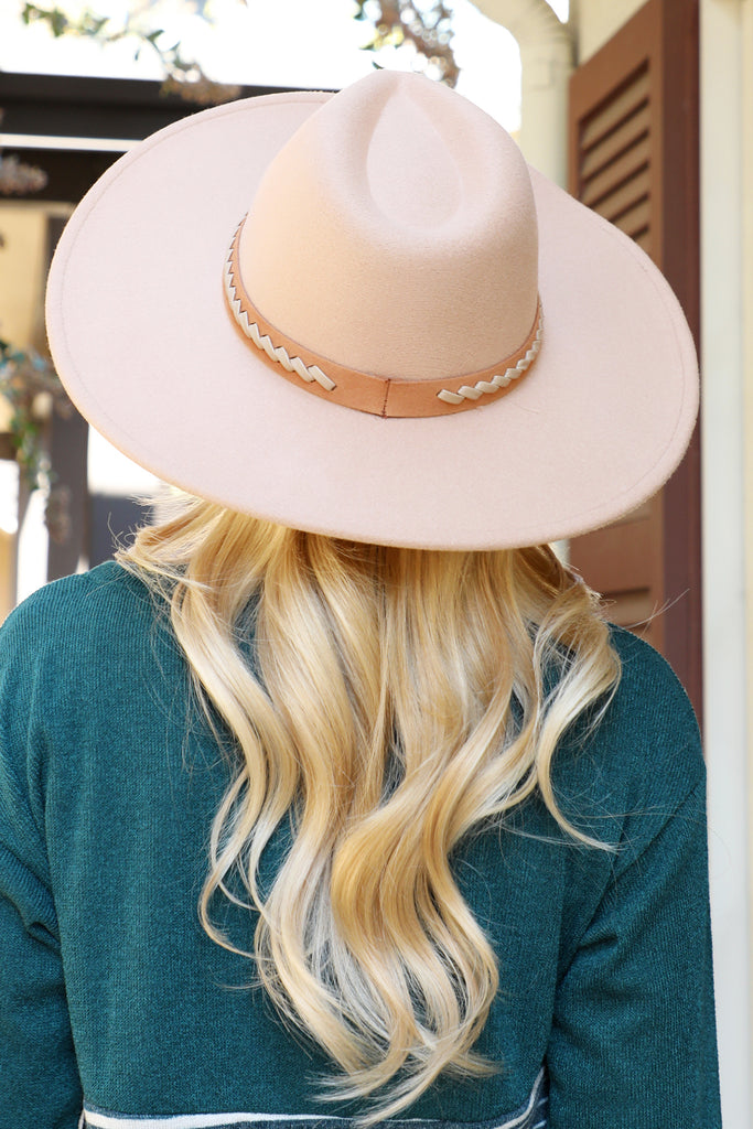FELT FASHION BRIM HAT W/ LEATHER BRAIDED