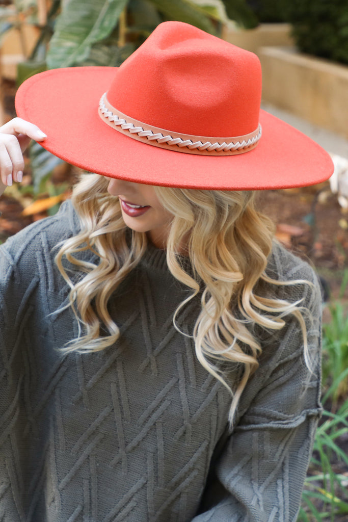 FELT FASHION BRIM HAT W/ LEATHER BRAIDED