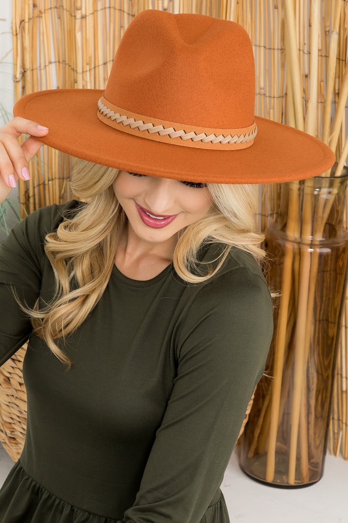 FELT FASHION BRIM HAT W/ LEATHER BRAIDED