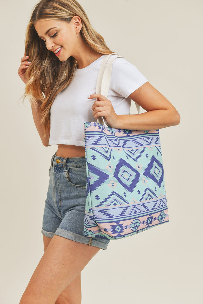TRIBAL PATTERN TOTE BAG