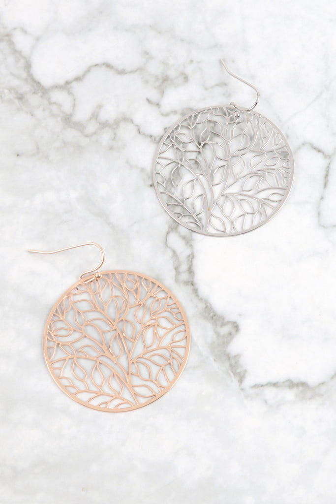 ROUND LEAF PATTERN FILI FISH HOOK EARRINGS