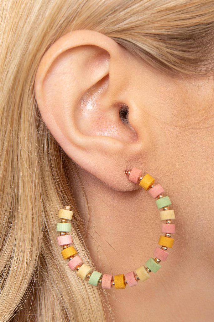 WOOD BEADED C SHAPE HOOP EARRINGS