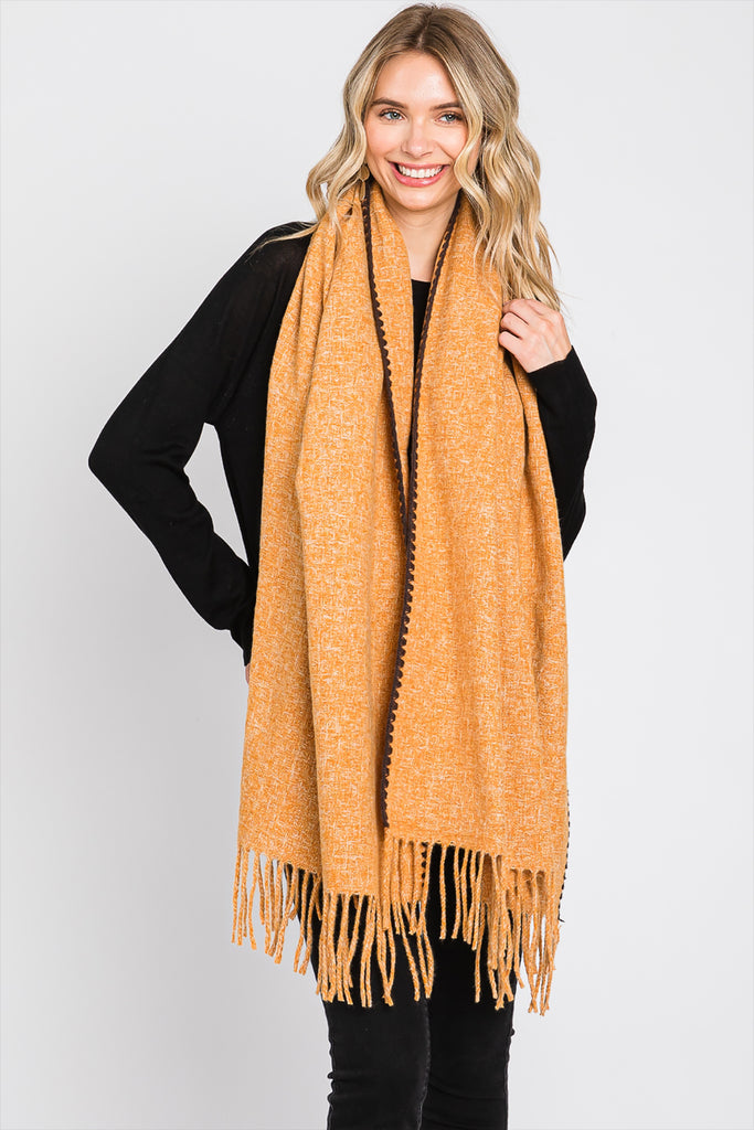 TEXTURED SOLID FRINGE SCARF