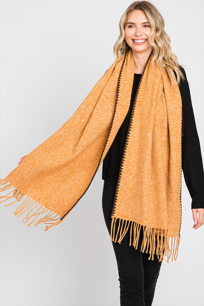 TEXTURED SOLID FRINGE SCARF