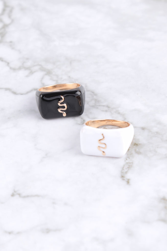 SNAKE SIGNET RING W/ COLOR