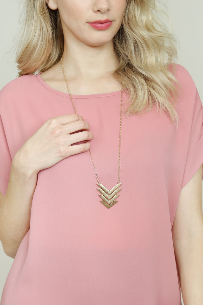 PNA177 - FOUR LINE TAPERED CHEVRON PENDANT NECKLACES