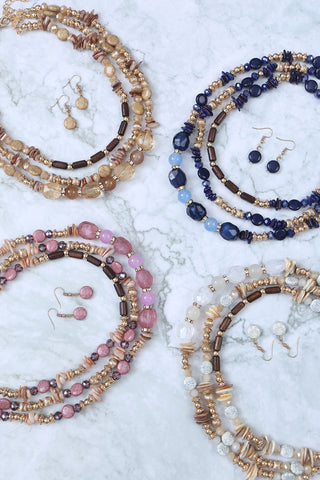 LAYERED CHAIN, NATURAL STONE CHIP MIX BEADS CRESCENT PENDANT NECKLACE