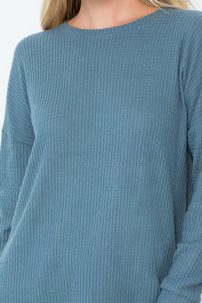 BRUSHED WAFFLE ROUND NECK SIDE SLIT SWEATER