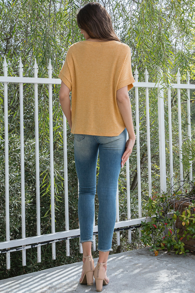 DOLMAN SHORT SLEEVE TWISTED HEM WAFFLE KNIT SOLID TOP