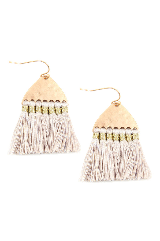 THREAD TASSEL HAMMERED METAL HOOK EARRINGS