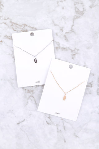 LAYERED CHAIN, NATURAL STONE CHIP MIX BEADS CRESCENT PENDANT NECKLACE