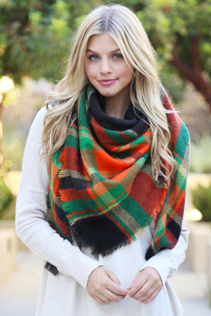 HDF2179 - BLACK TARTAN FRINGED SCARF