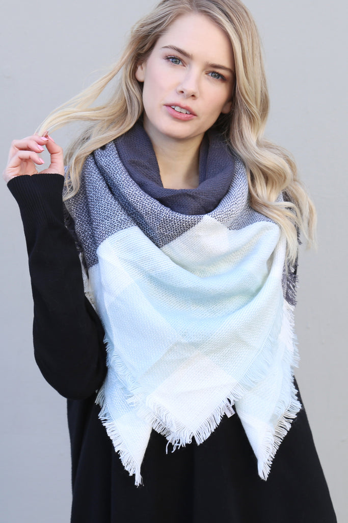 MINT GRAY BLANKET FRINGED SCARF