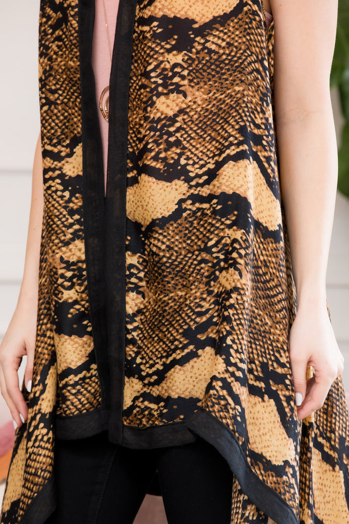 HDF2657BR - BROWN SNAKE SKIN PRINT KIMONO