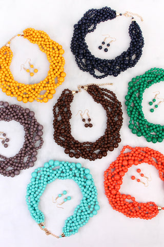 LAYERED CHAIN, NATURAL STONE CHIP MIX BEADS CRESCENT PENDANT NECKLACE