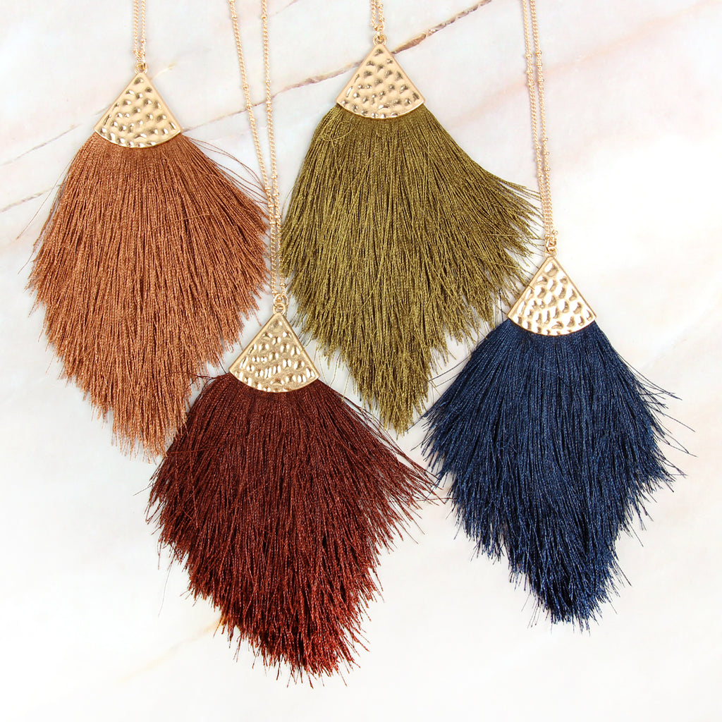 TASSEL PENDANT NECKLACE