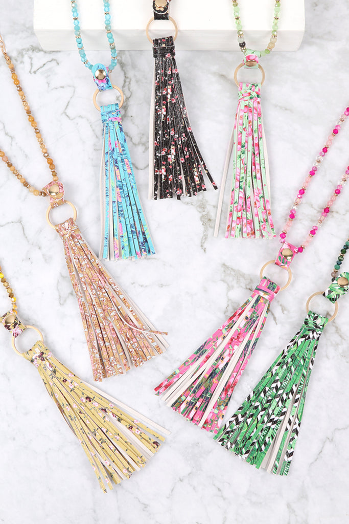 HDN3337 - FLORAL LEATHER TASSEL PRINT PENDANT NECKLACE