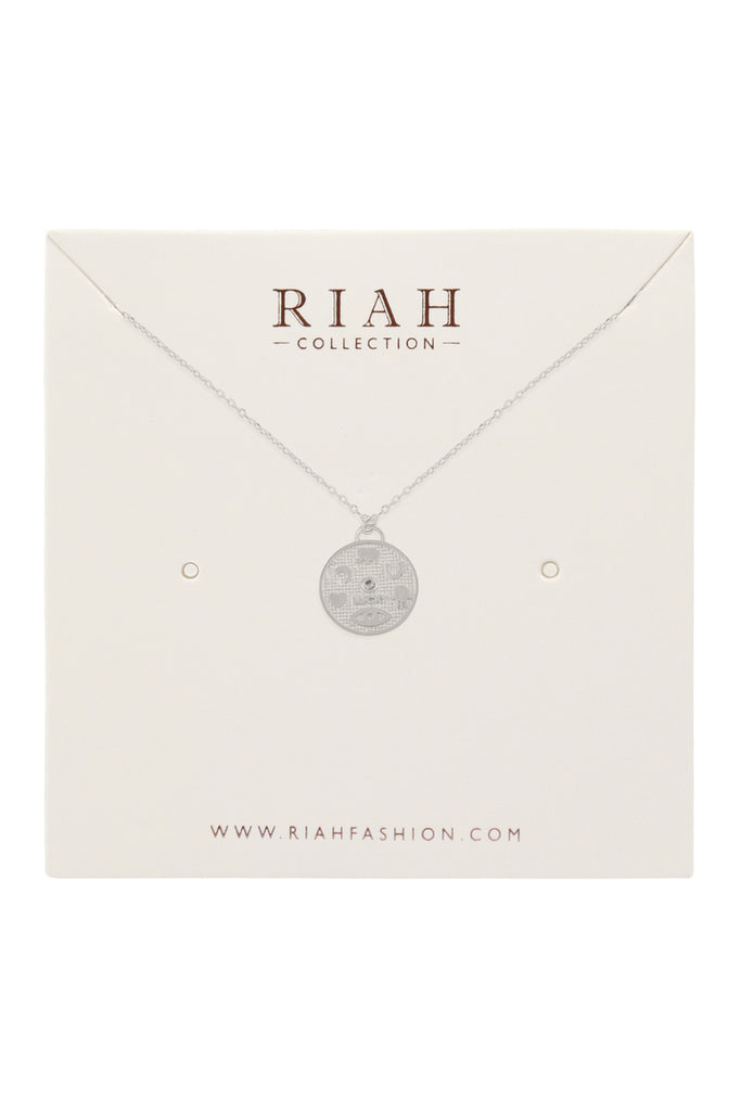 HDNFN353 - CAST ROUND PENDANT NECKLACE