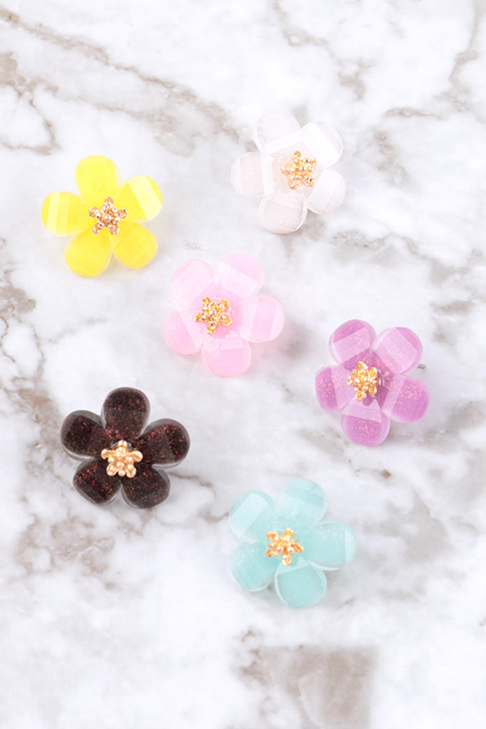 RESIN FLOWER STUD EARRINGS