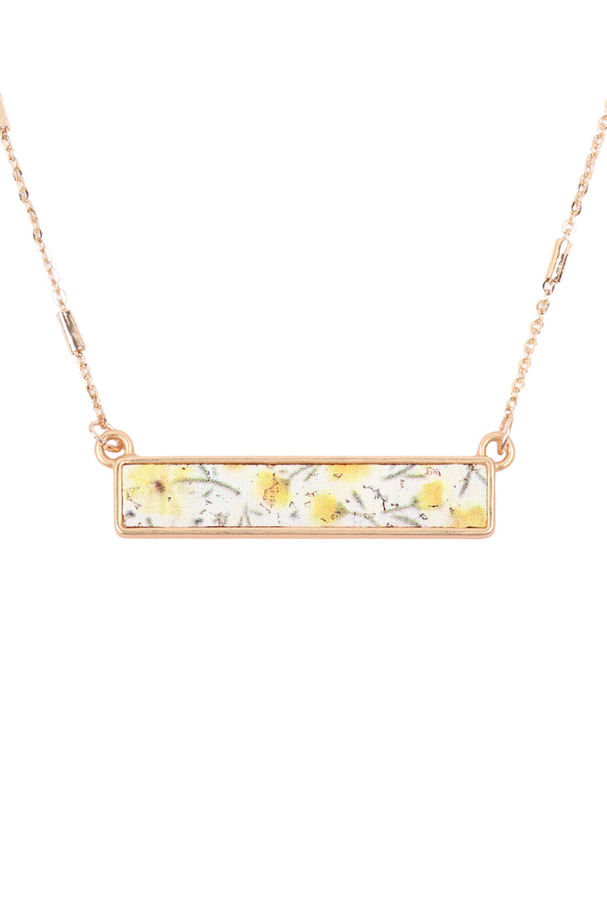 FLORAL PENDANT NECKLACE