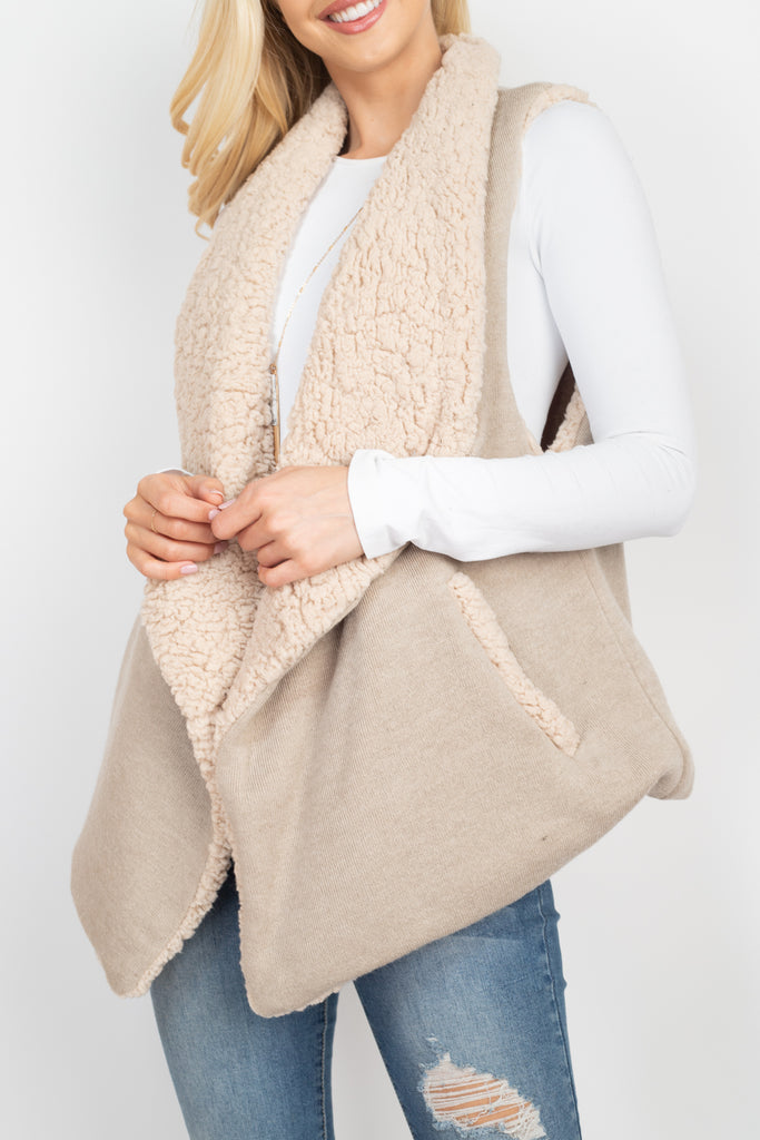 SC336X004G4 - KNITTED RUFFLE RUANA WRAP SCARF