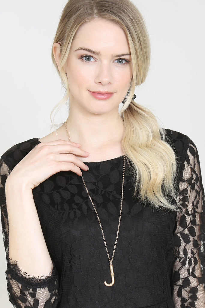 TNE0415 - CAST METAL BAMBOO ALPHABET NECKLACE WITH STUD EARRINGS