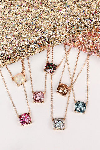 LAYERED CHAIN, NATURAL STONE CHIP MIX BEADS CRESCENT PENDANT NECKLACE