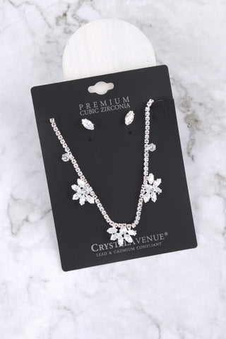 CUBIC ZIRCONIA CENTER STATIONED COLLAR NECKLACE