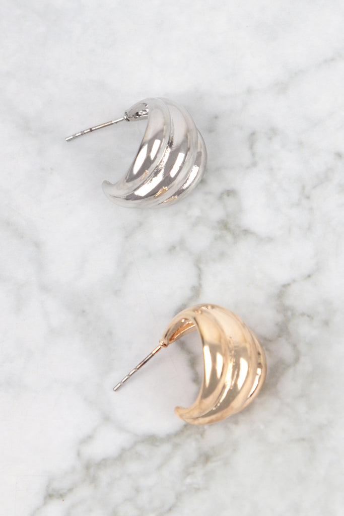 PLEATED HOOP POST EARRINGS