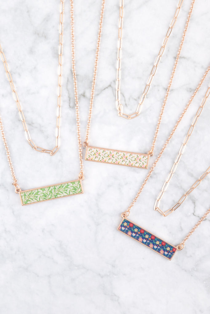 BAR SHAPED TILE PRINTED FILM LAYERED NECKLACE
