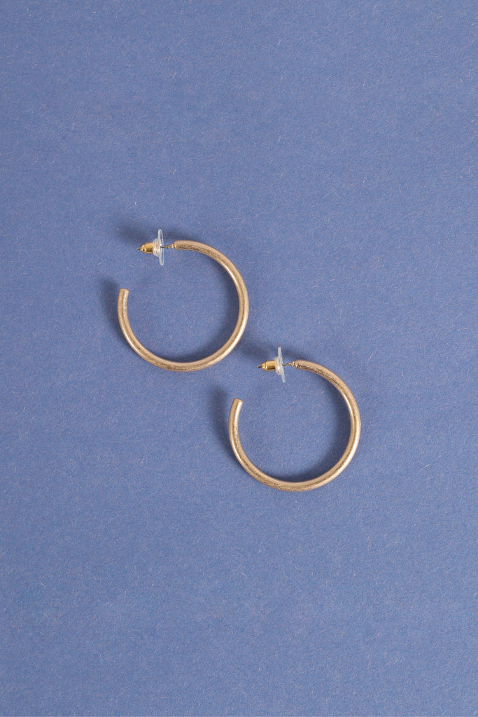 1.5 INCHES POST HOOP EARRINGS